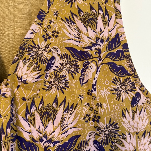 Reversible Quilted Tie-Front Vest - Picture 8 of 12